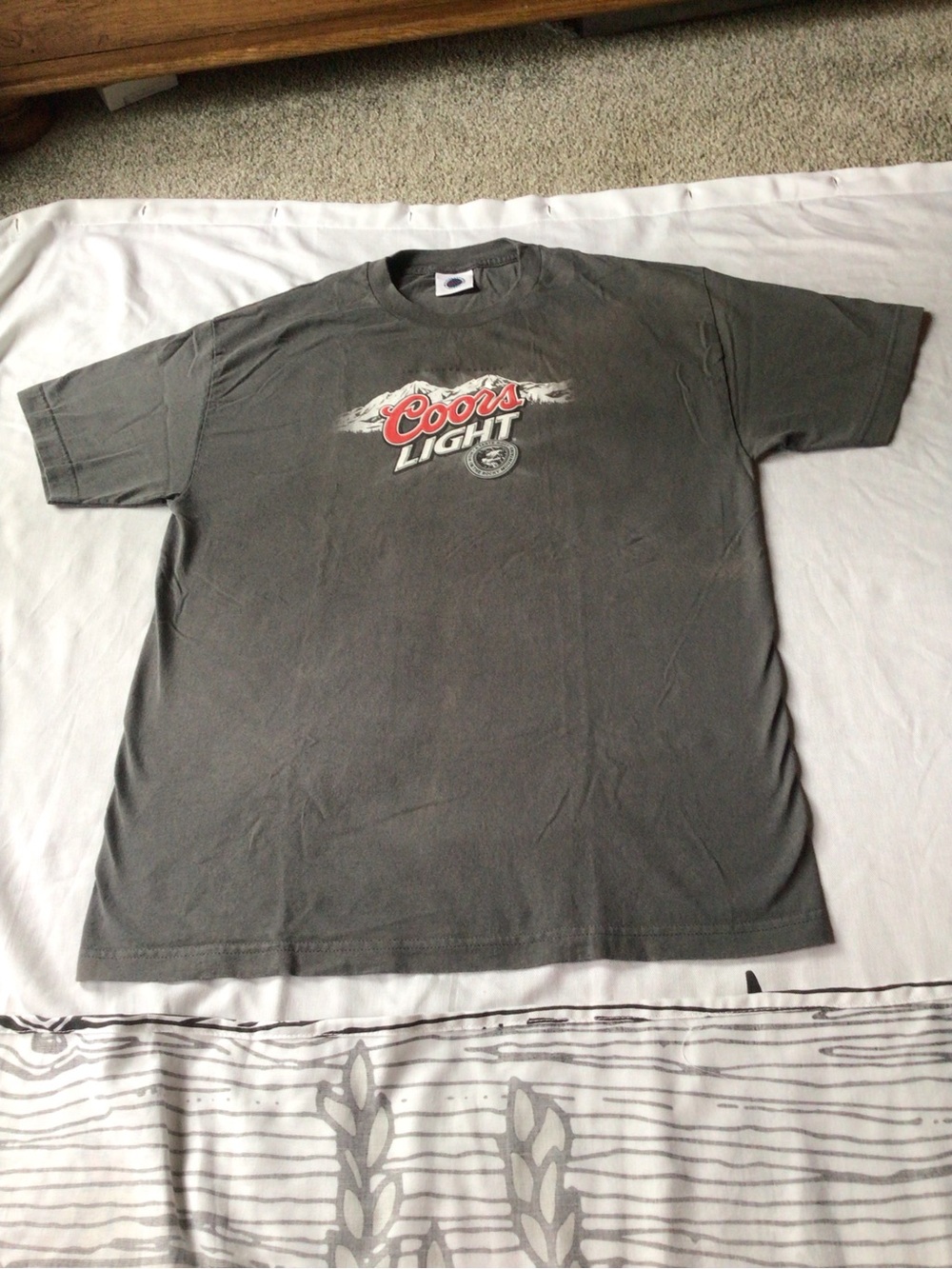 Faded Y2K-era Coors Light Men's Short Sleeve Logo Tee in Gray